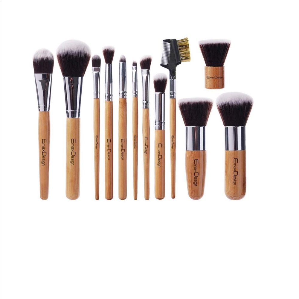 Bamboo makeup brush set - 12 pieces & portable bag
